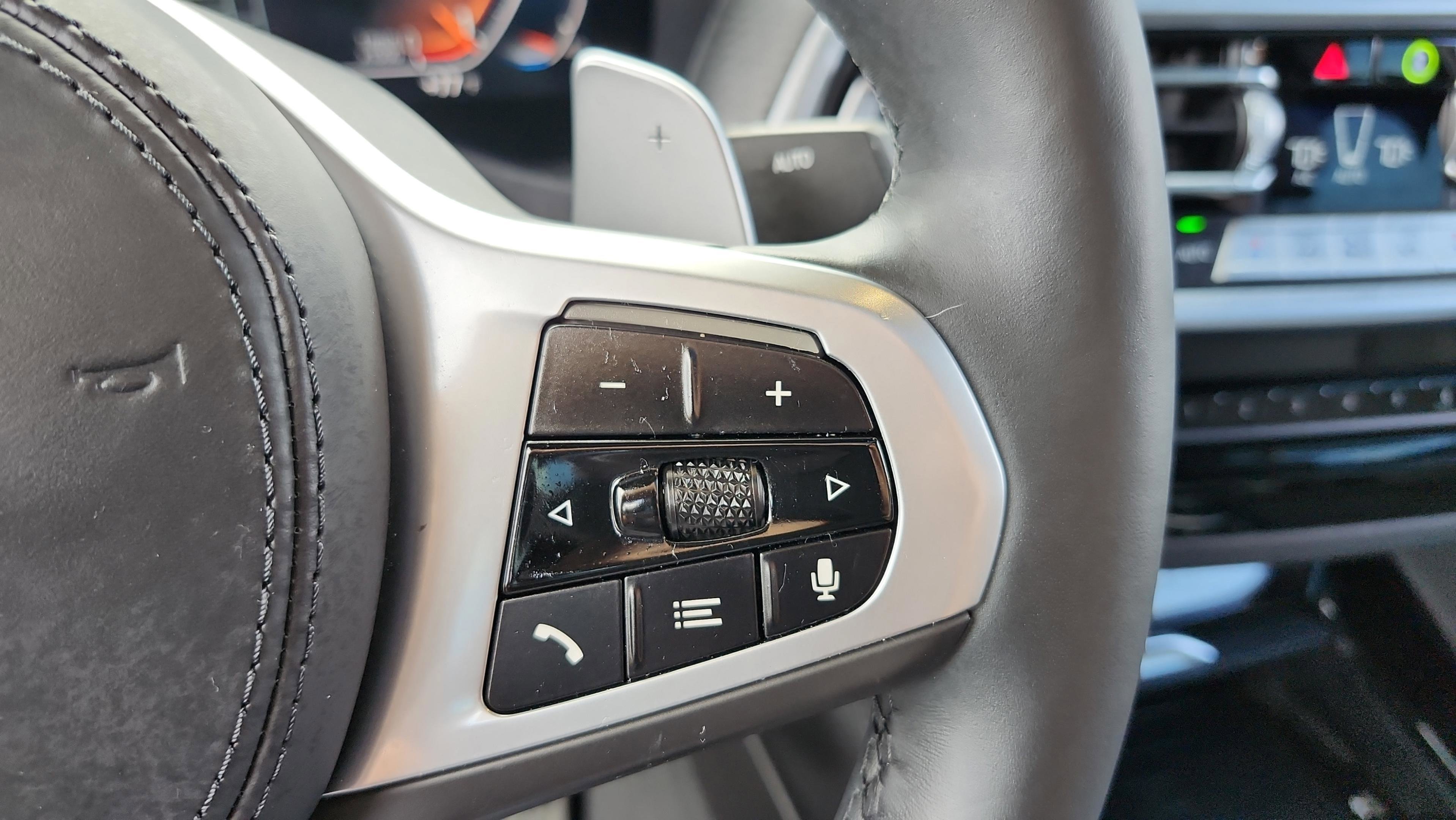 Certified 2025 BMW X4 xDrive30i w/ Premium Package image 35