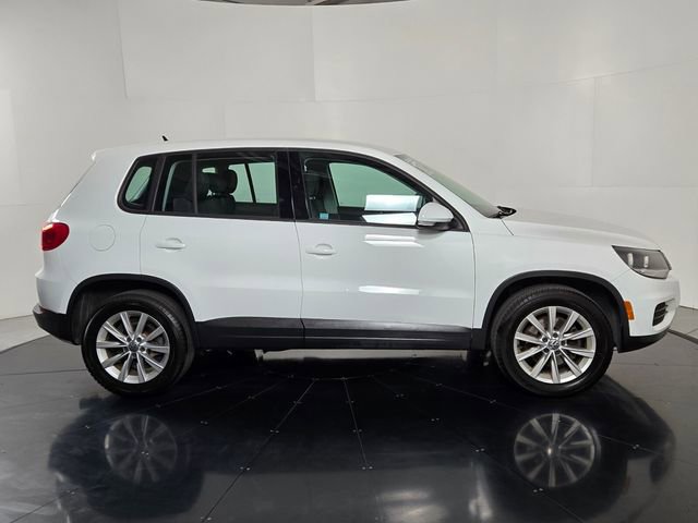 Used 2017 Volkswagen Tiguan S image 7
