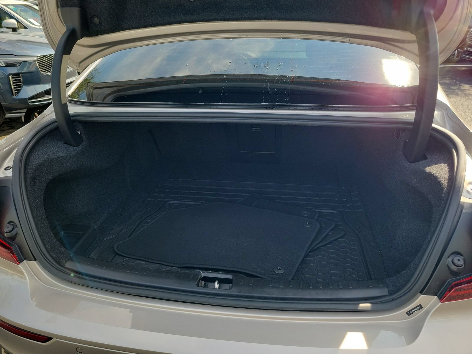 Used 2024 Volvo S60 B5 Core FWD image 11