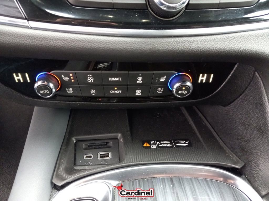 Used 2024 Buick Enclave Premium image 38