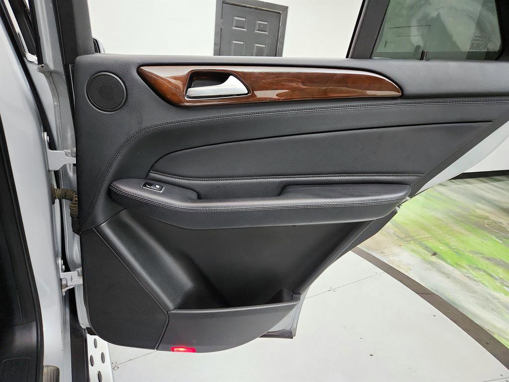 Used 2016 Mercedes-Benz GLE 400 4MATIC w/ Driver Assistance Package image 30