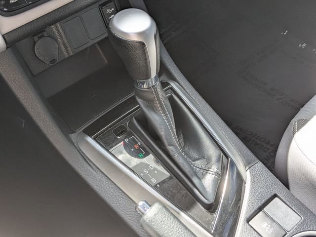 Used 2018 Toyota Corolla LE FWD image 18