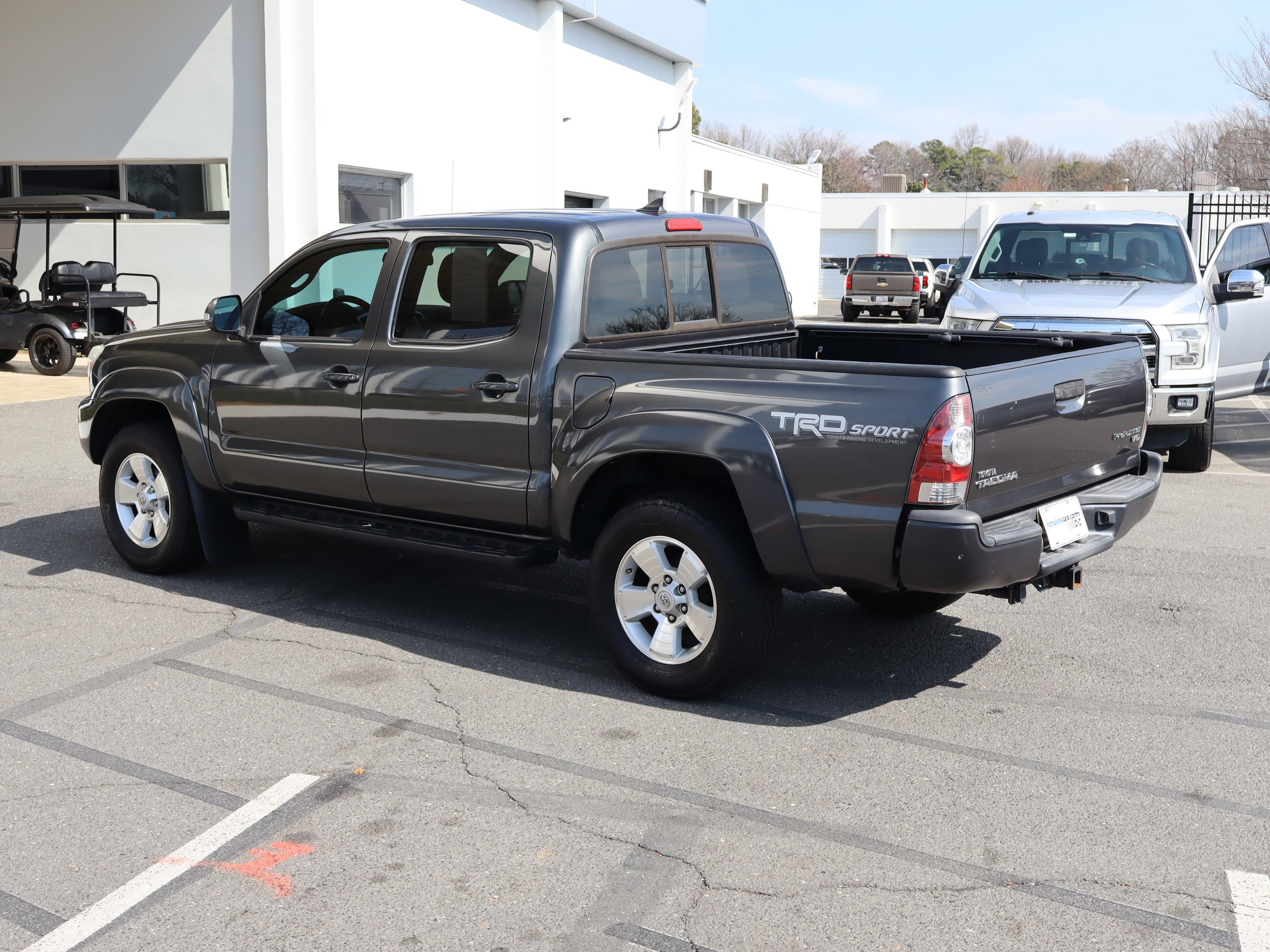 Used 2015 Toyota Tacoma PreRunner w/ TRD Sport Package image 8