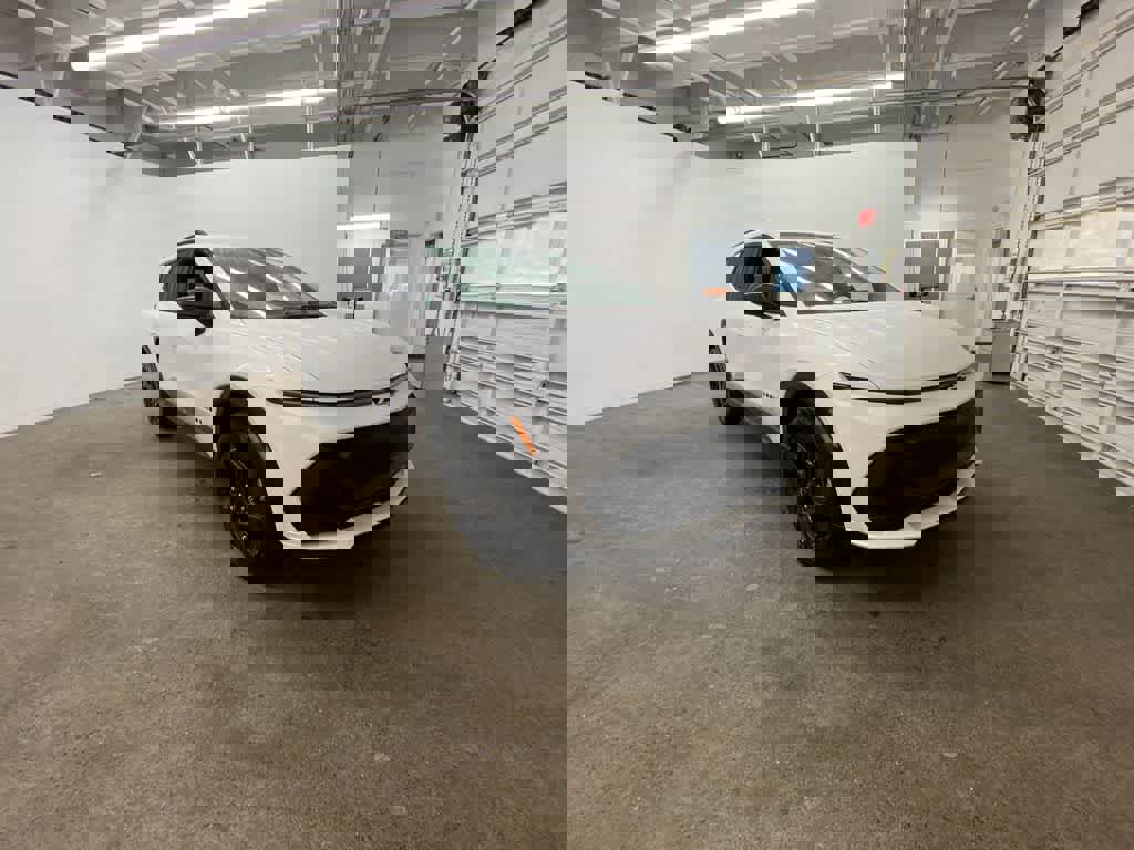 Used 2024 Chevrolet Equinox EV RS image 8