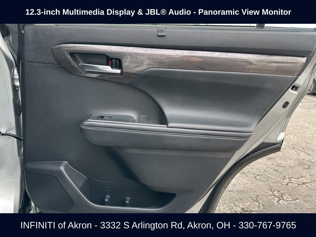 Used 2022 Toyota Highlander Limited AWD/4WD image 30