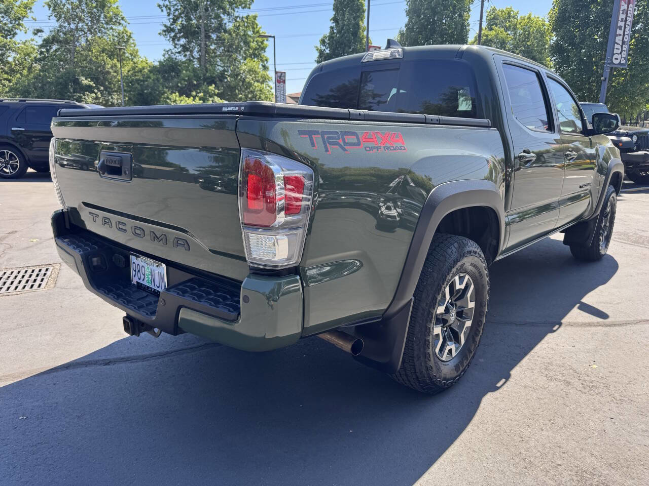 Used 2022 Toyota Tacoma TRD Off-Road w/ TRD Premium Off Road Package image 6