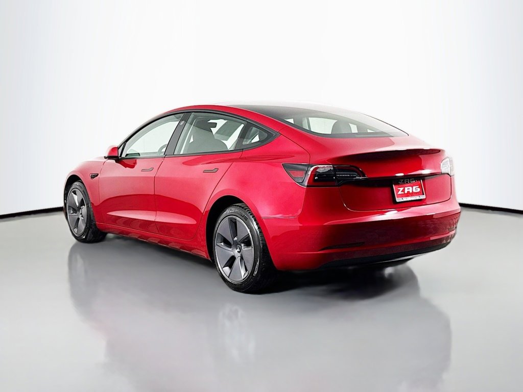 Used 2023 Tesla Model 3 Standard Range image 3