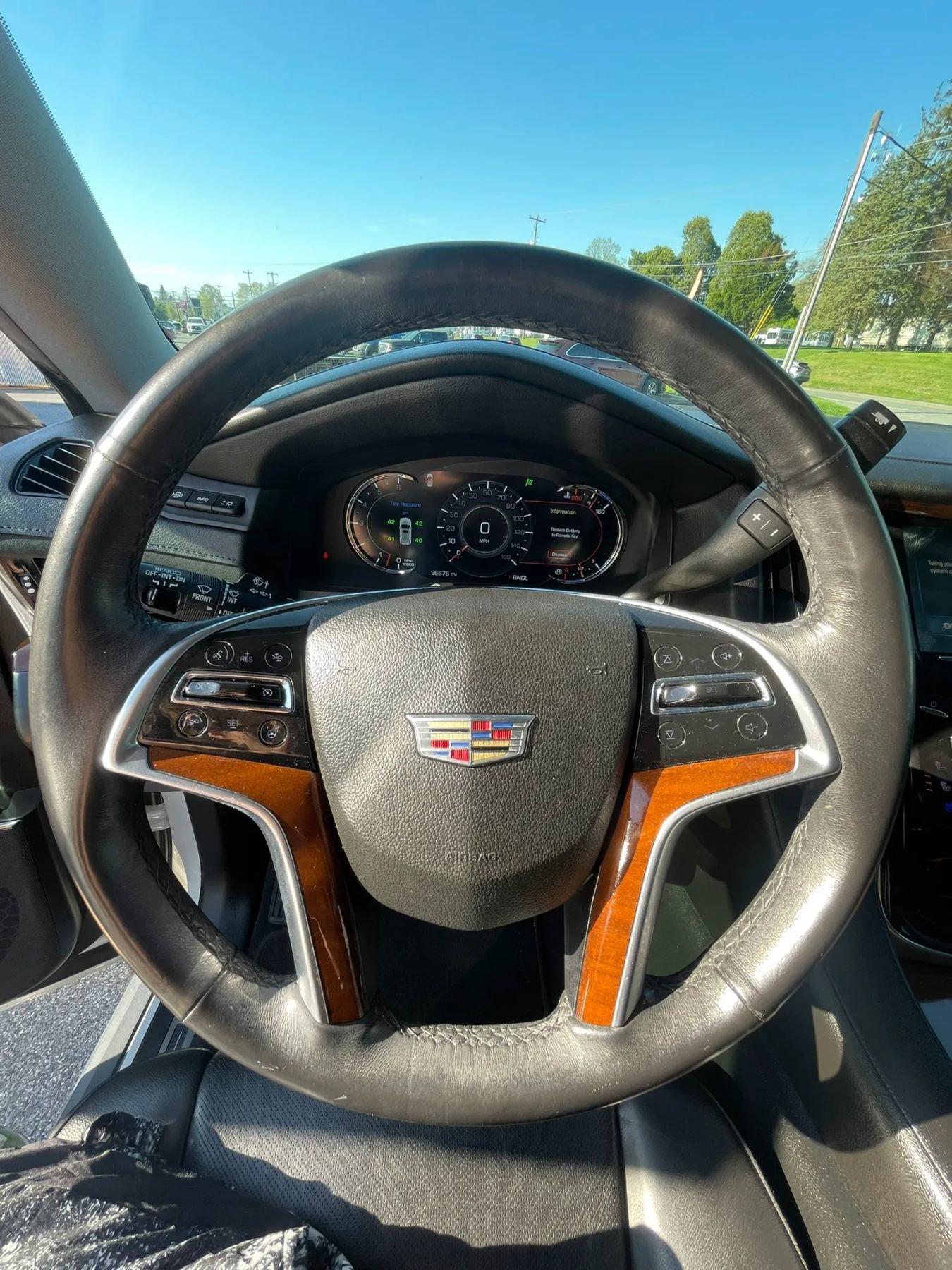 Used 2018 Cadillac Escalade ESV Premium Luxury AWD/4WD image 23