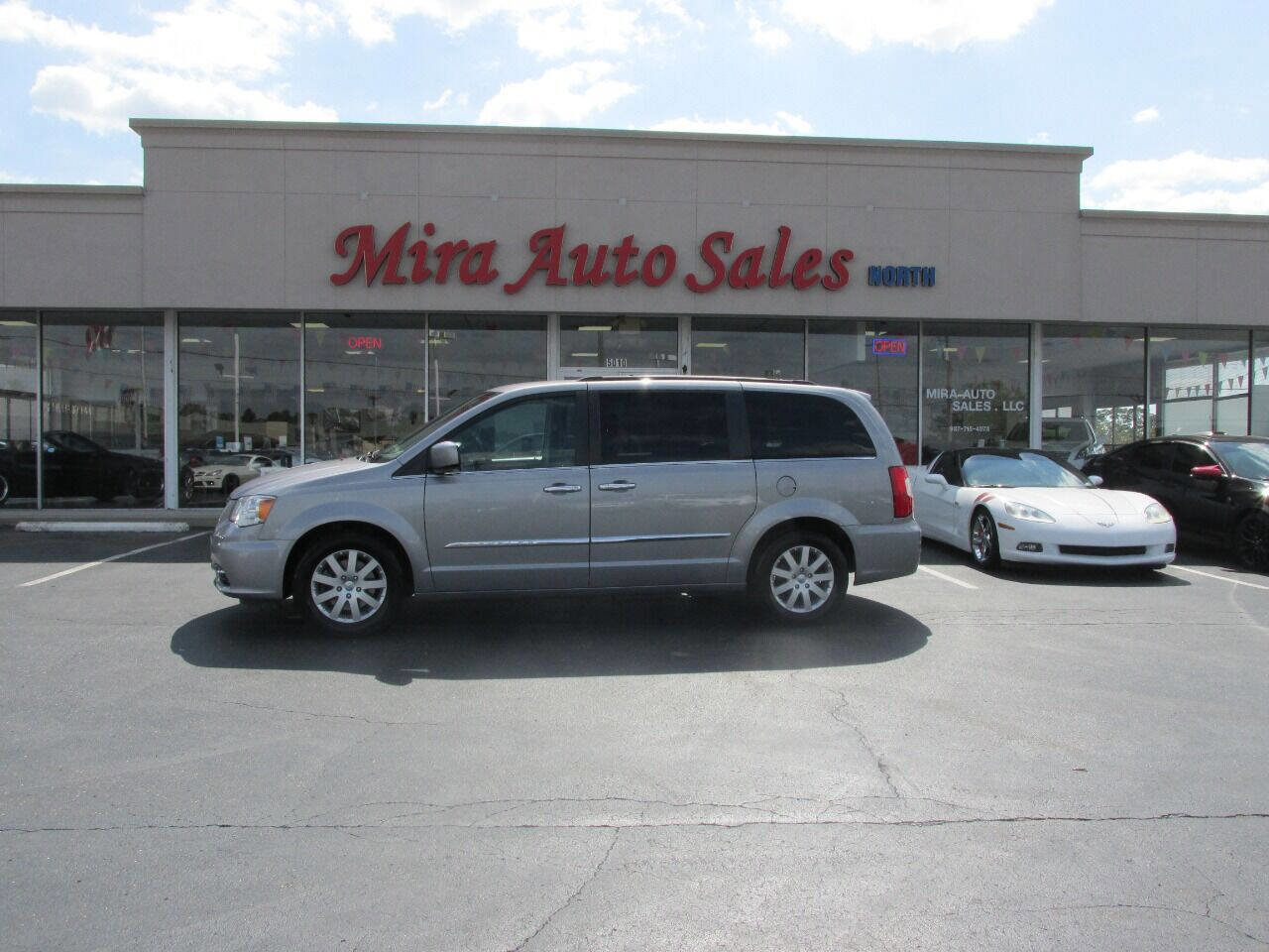 Used 2015 Chrysler Town & Country Touring w/ Driver Convenience Group