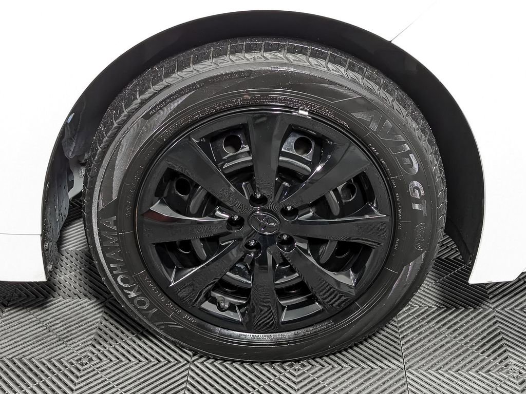 Used 2023 Toyota Corolla LE image 43