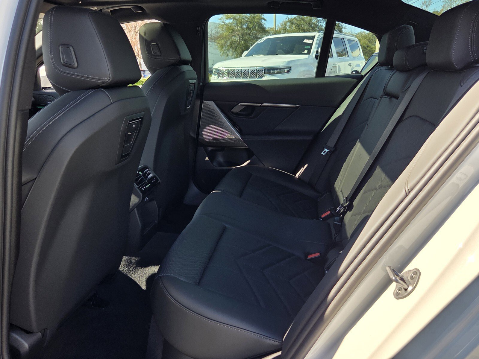 New 2026 BMW 530i xDrive w/ M Sport Package image 11