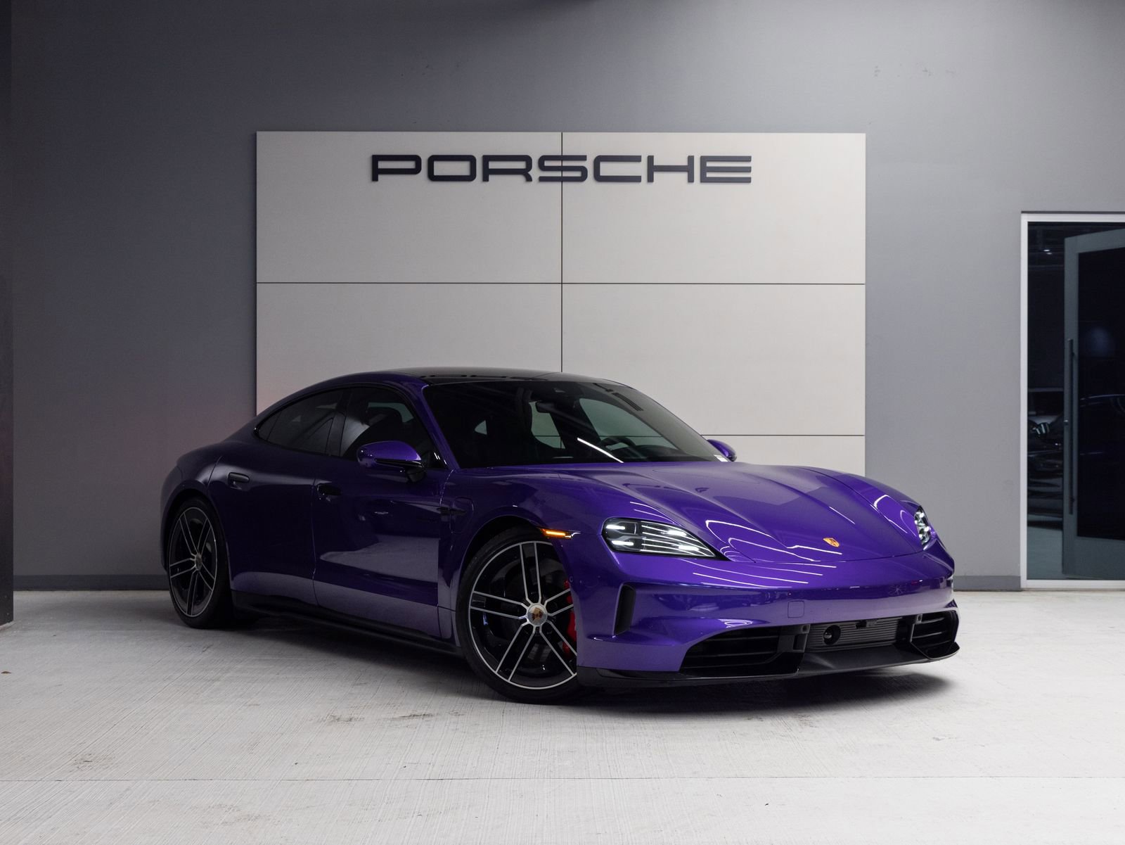 Certified 2025 Porsche Taycan GTS AWD/4WD image 9