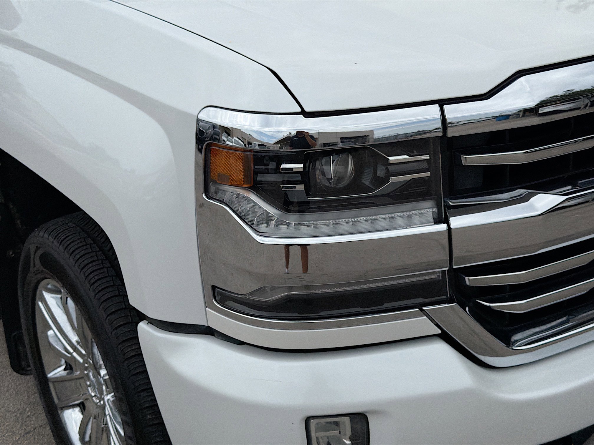 Used 2018 Chevrolet Silverado 1500 High Country AWD/4WD image 31