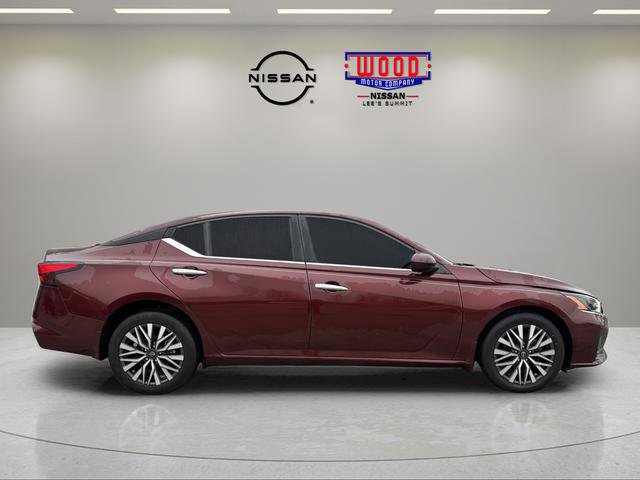 Used 2023 Nissan Altima 2.5 SV image 2