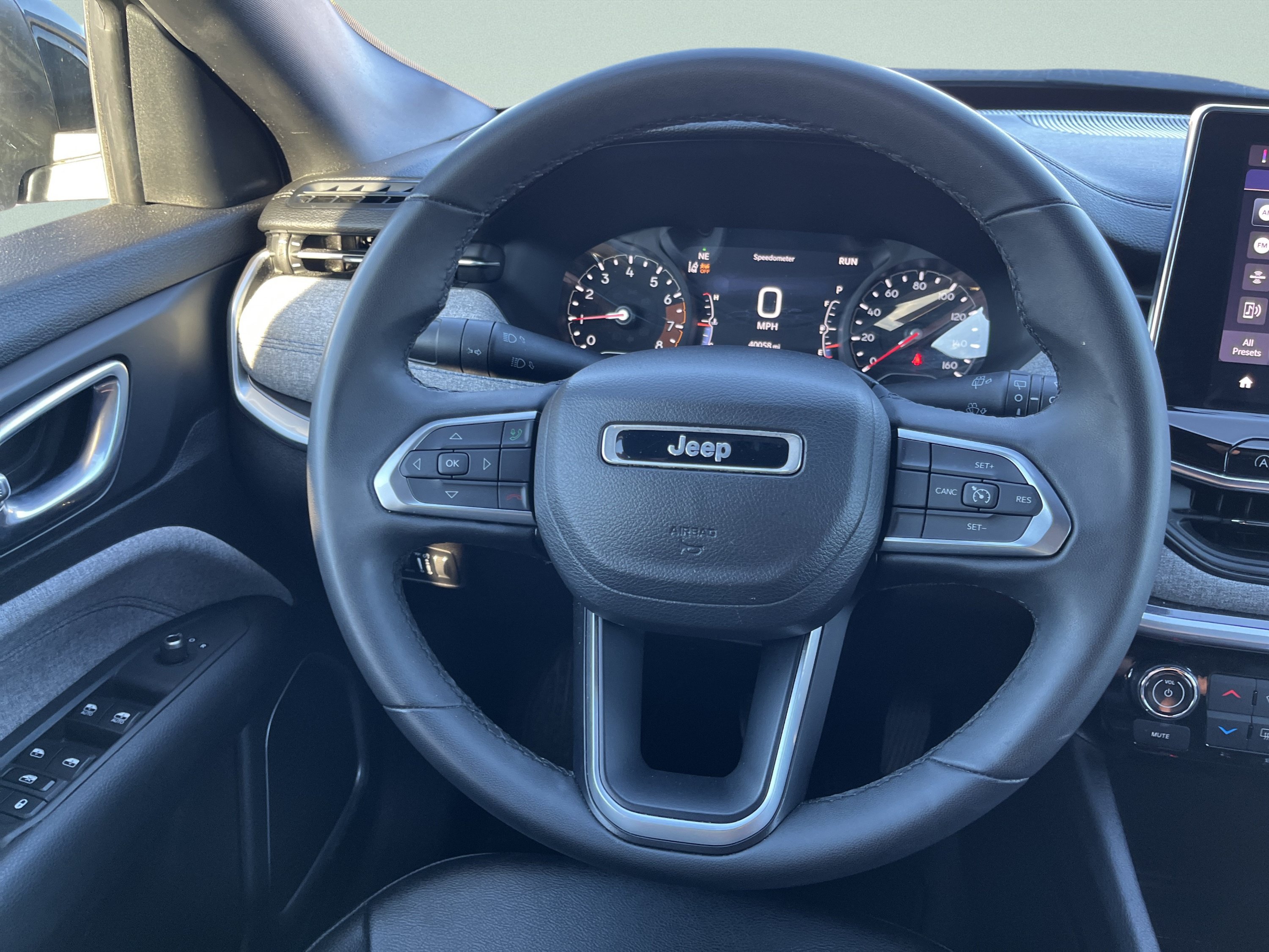 Used 2024 Jeep Compass Latitude AWD/4WD image 25