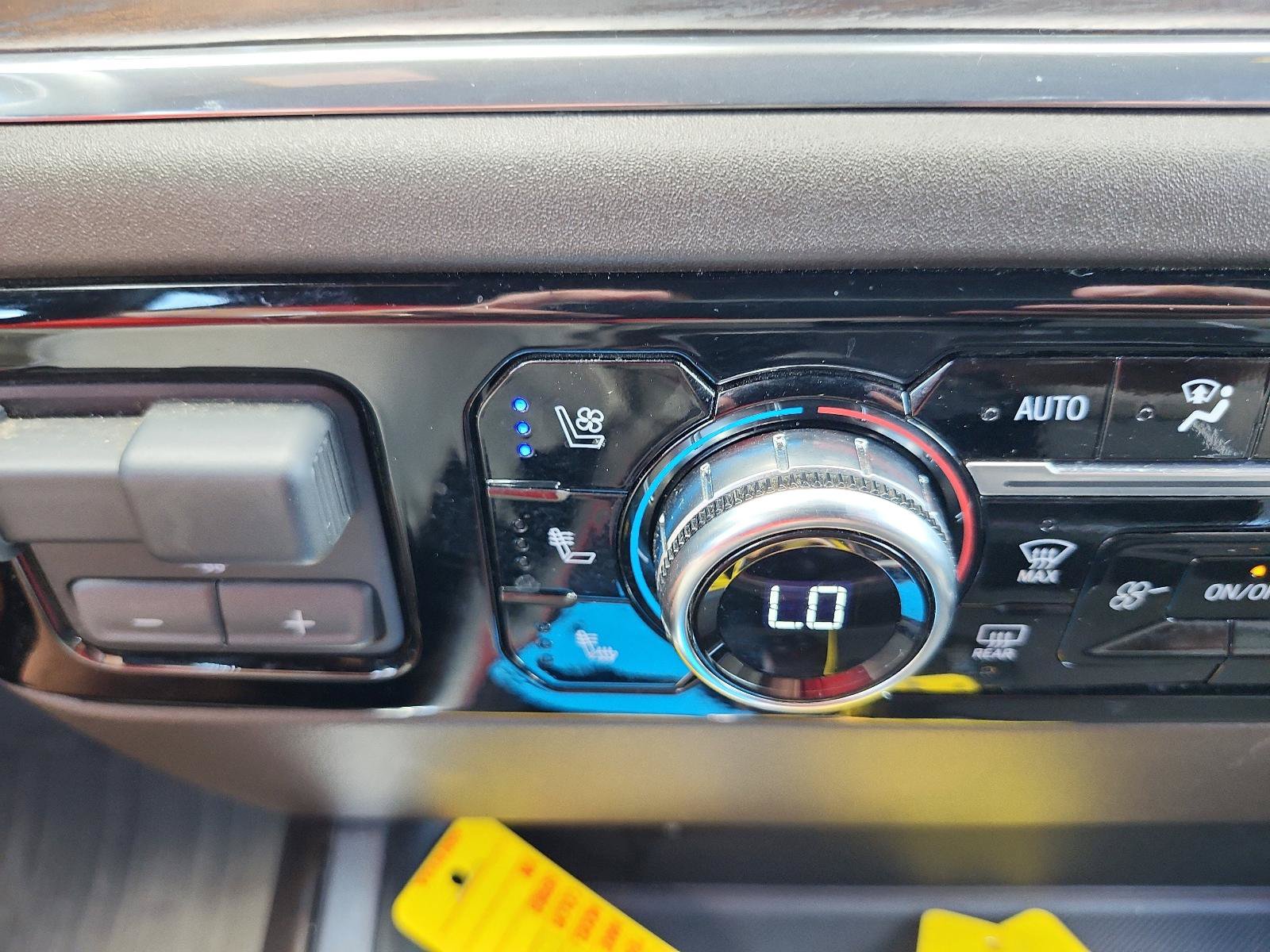 Used 2025 GMC Sierra 2500 SLT w/ SLT Premium Package AWD/4WD image 24