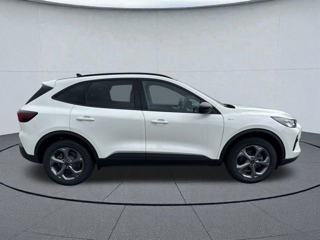 New 2025 Ford Escape ST-Line w/ Tech Pack #1 AWD/4WD image 4