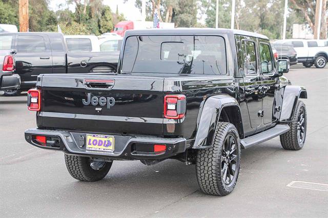 Used 2023 Jeep Gladiator Overland image 4
