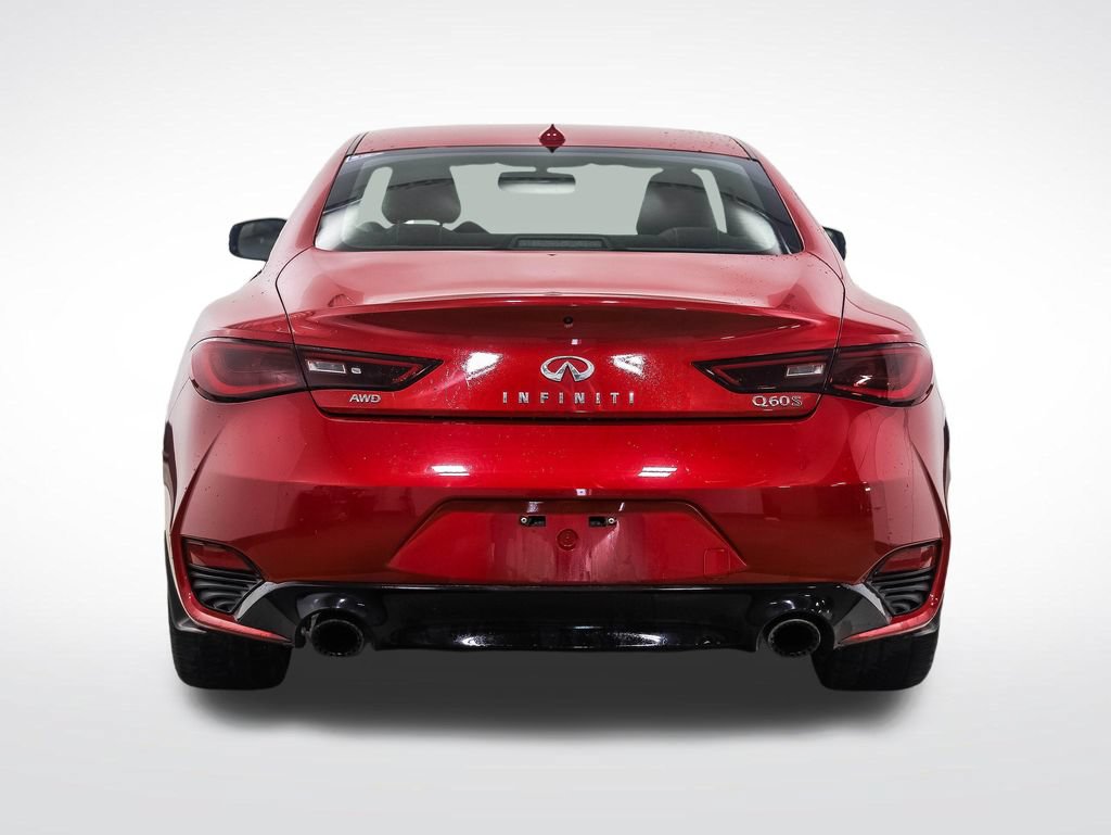 Used 2018 INFINITI Q60 Red Sport 400 w/ Sensory Package 3.0T Sport AWD/4WD image 4