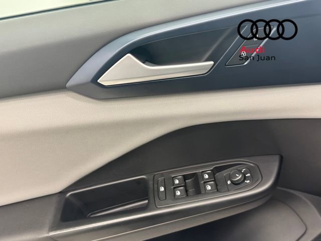 Used 2022 Volkswagen Taos SE w/ Panoramic Sunroof Package FWD image 29