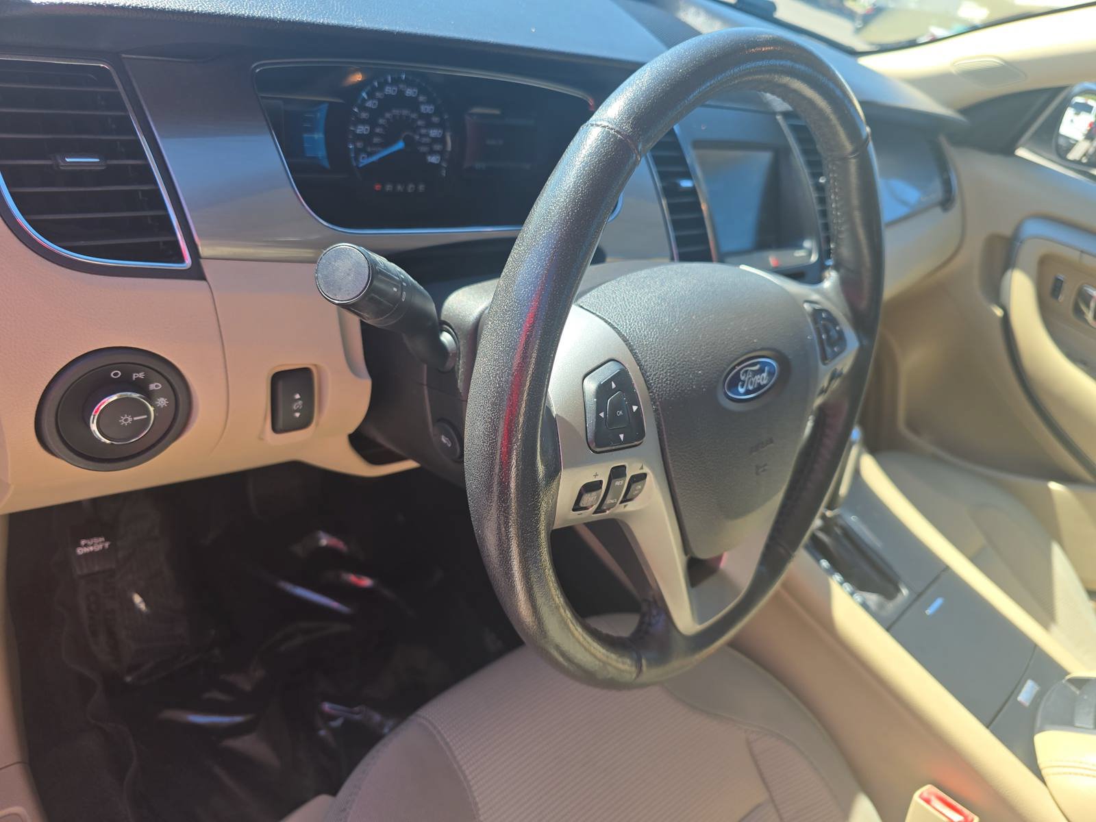 Used 2014 Ford Taurus SEL w/ Equipment Group 201A FWD image 15