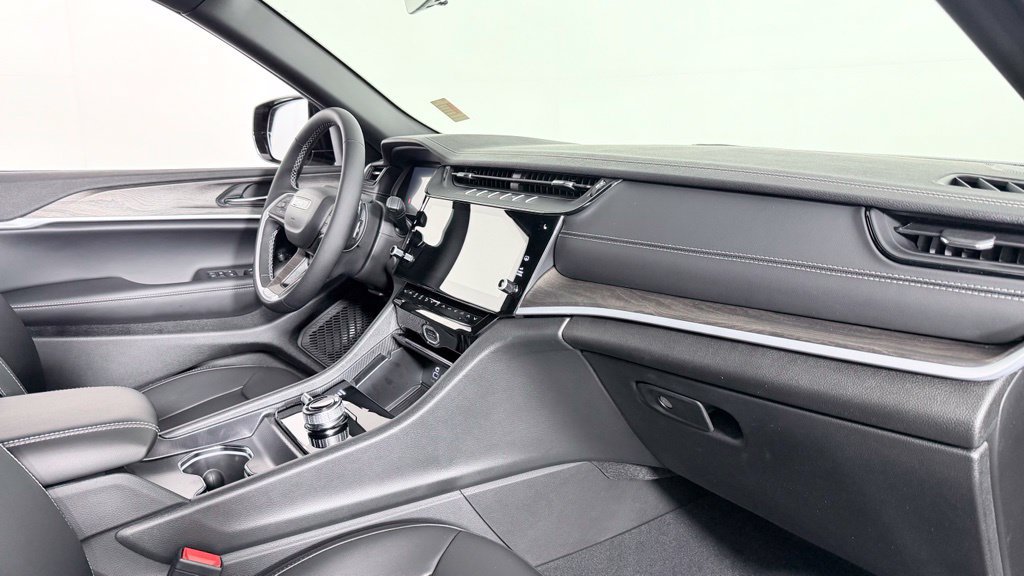 New 2027 Jeep Grand Cherokee L Limited AWD/4WD image 36