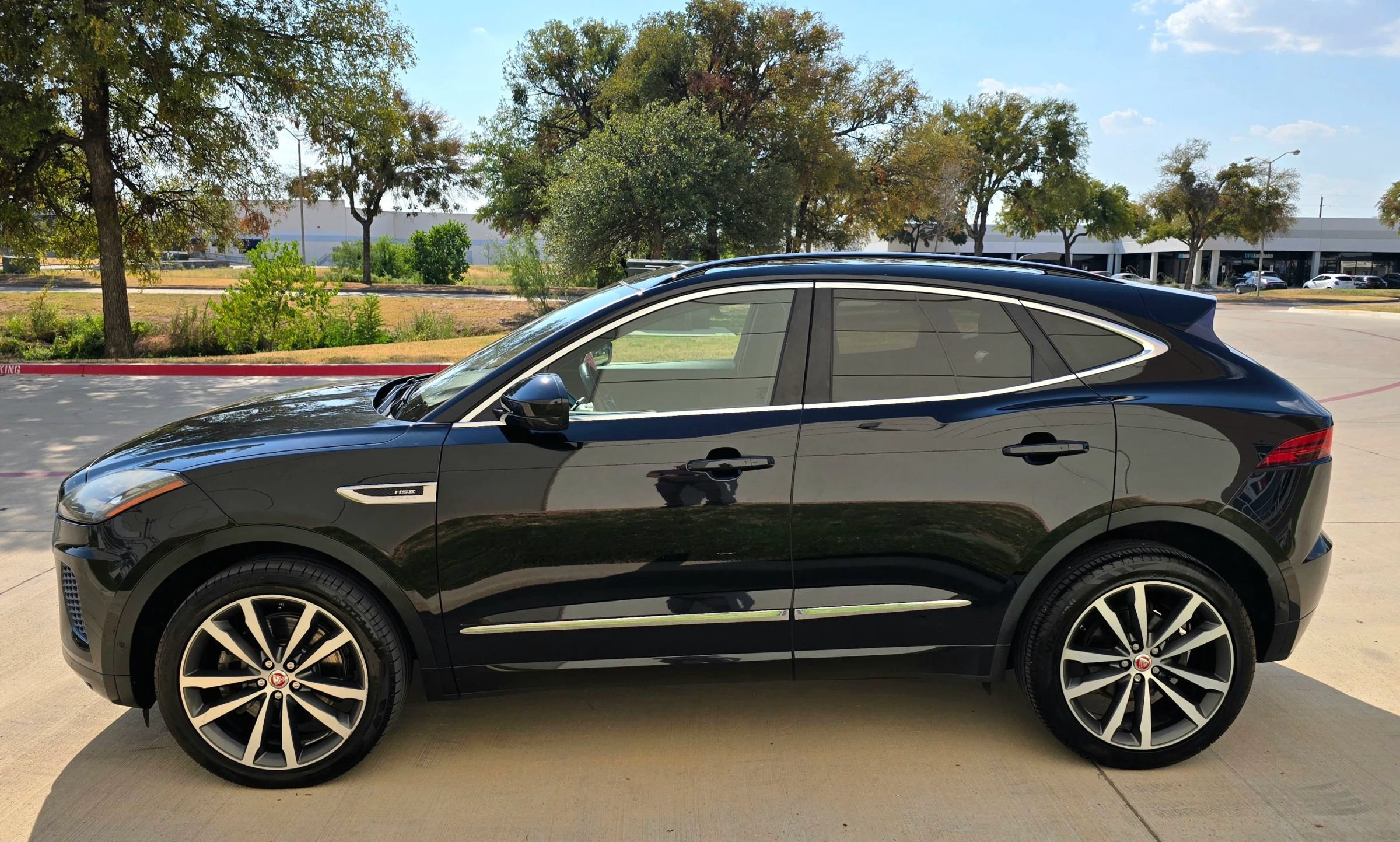Used 2018 Jaguar E-PACE R-Dynamic HSE AWD/4WD image 9