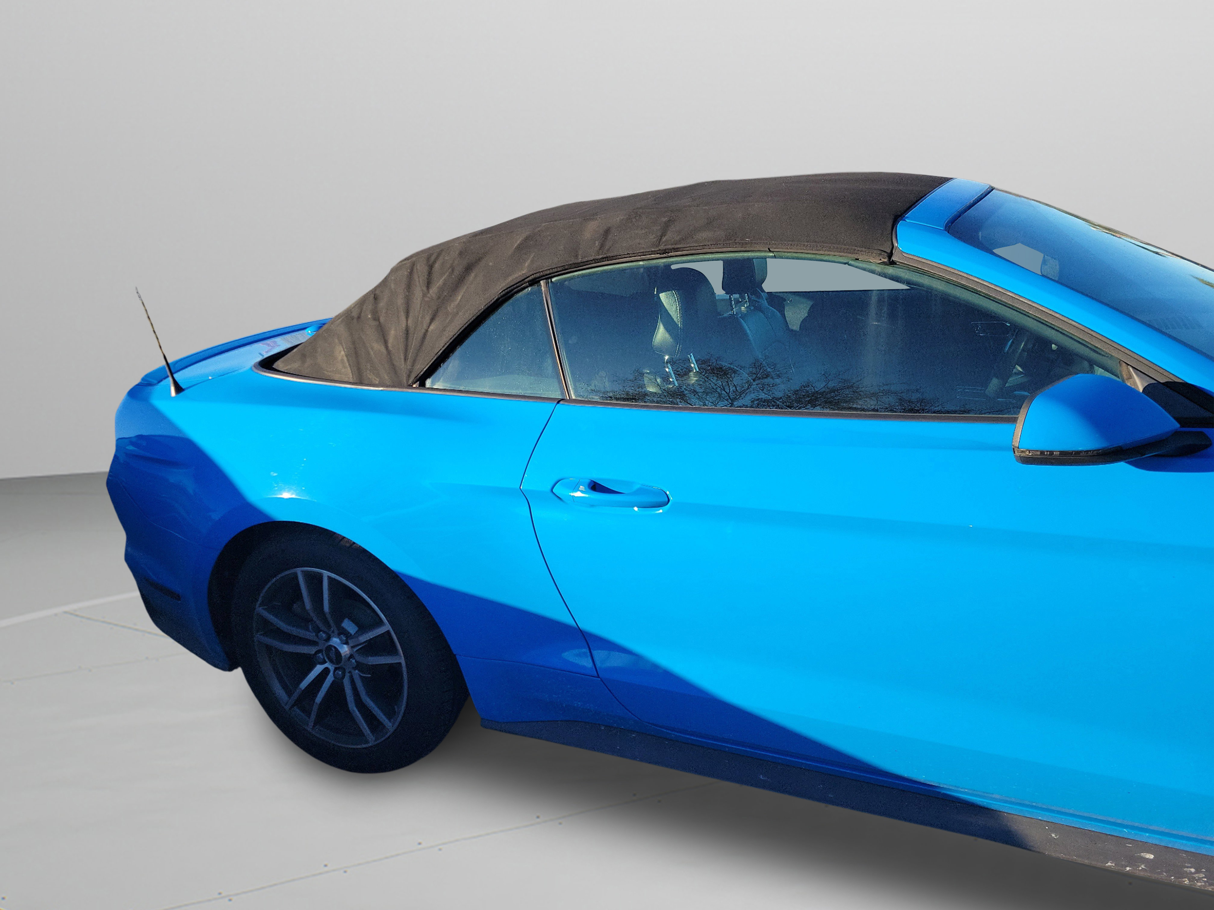 Used 2017 Ford Mustang Premium image 22