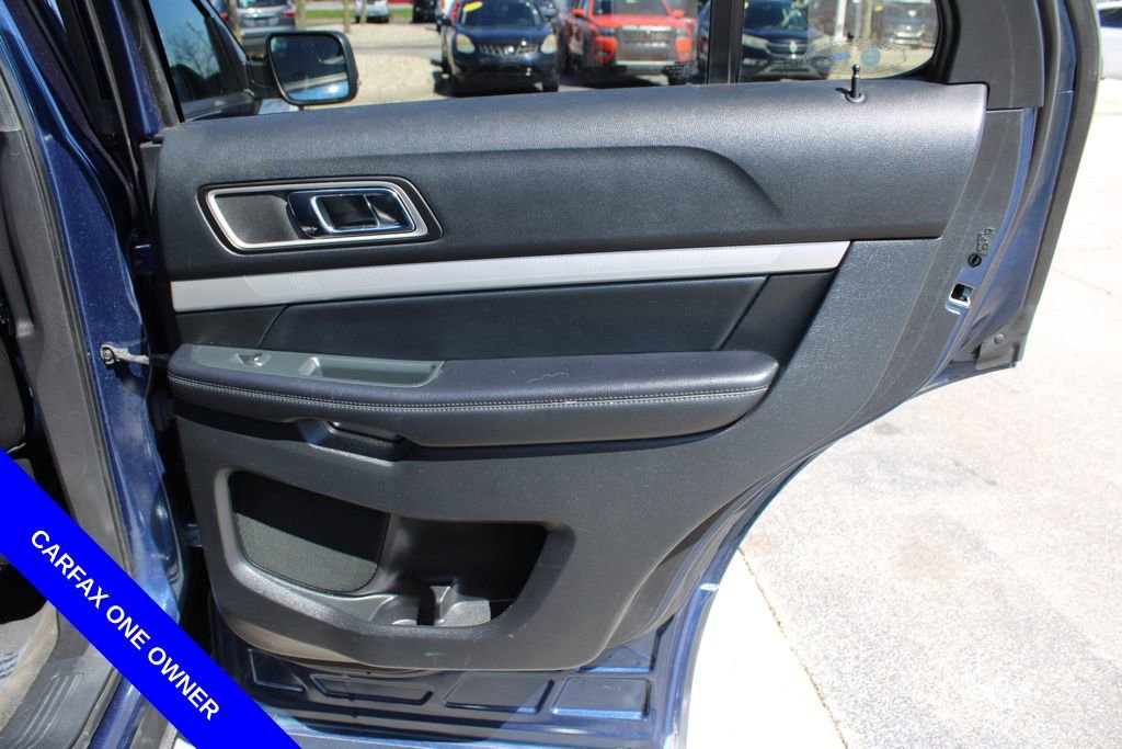 Used 2016 Ford Explorer XLT w/ Equipment Group 202A image 26