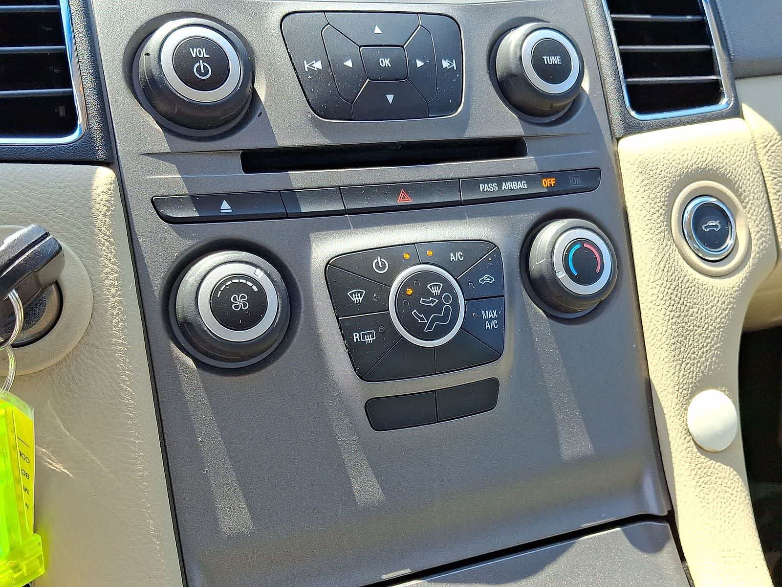 Used 2018 Ford Taurus SE FWD image 22