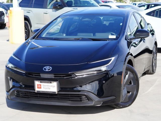Used 2024 Toyota Prius LE image 4