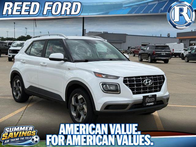 Used 2024 Hyundai Venue SEL FWD image 1