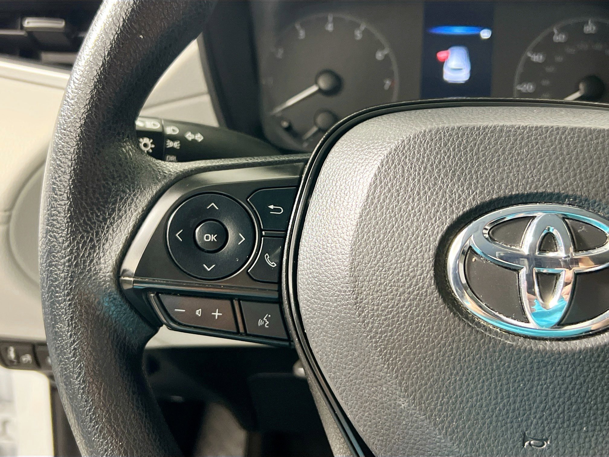 Used 2024 Toyota Corolla Cross L FWD image 17