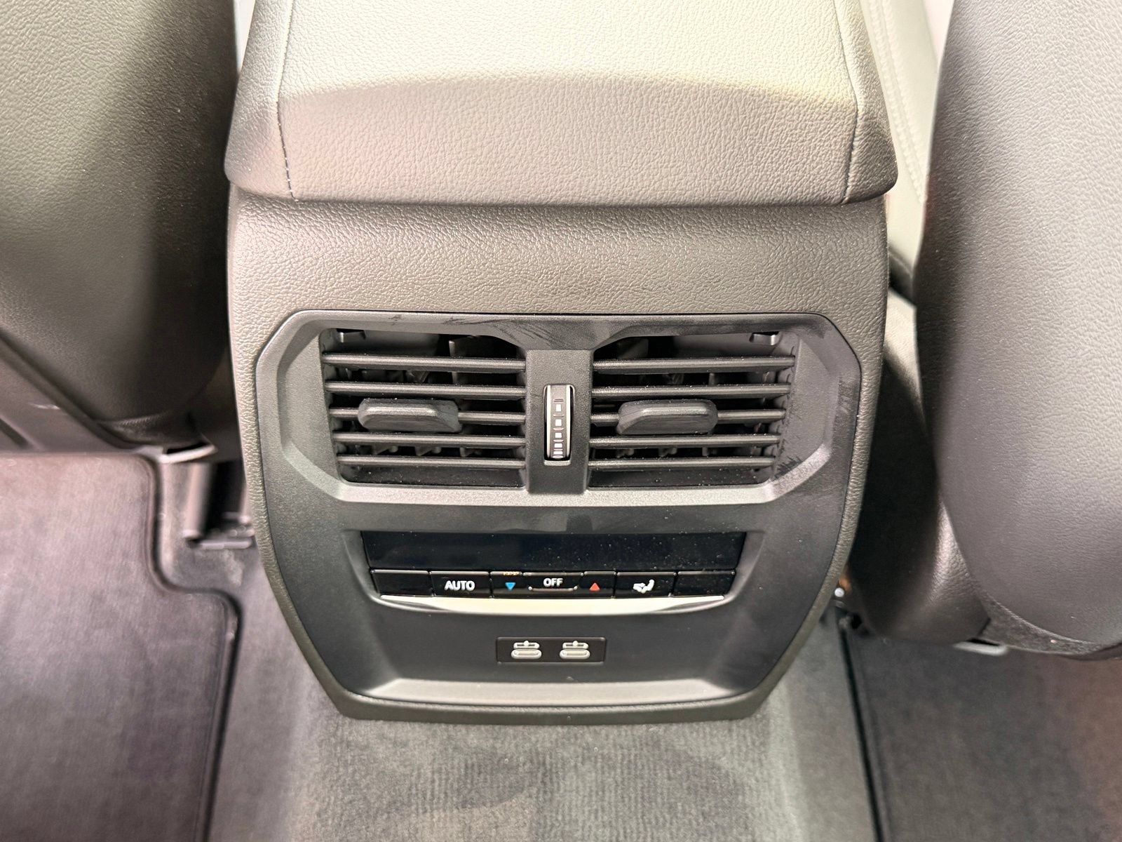 Used 2023 BMW 330i Sedan w/ M Sport Package RWD image 16