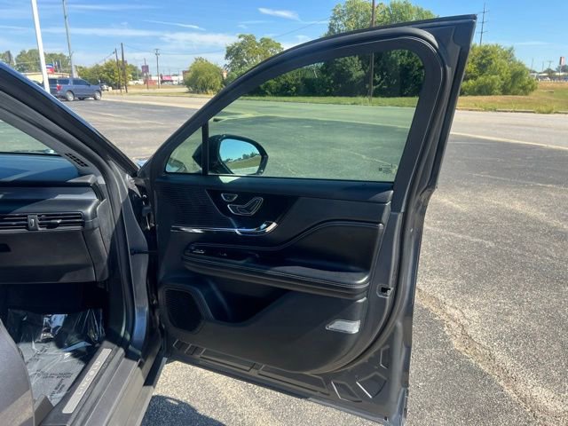 Used 2021 Lincoln Corsair AWD w/ Sport Package image 21