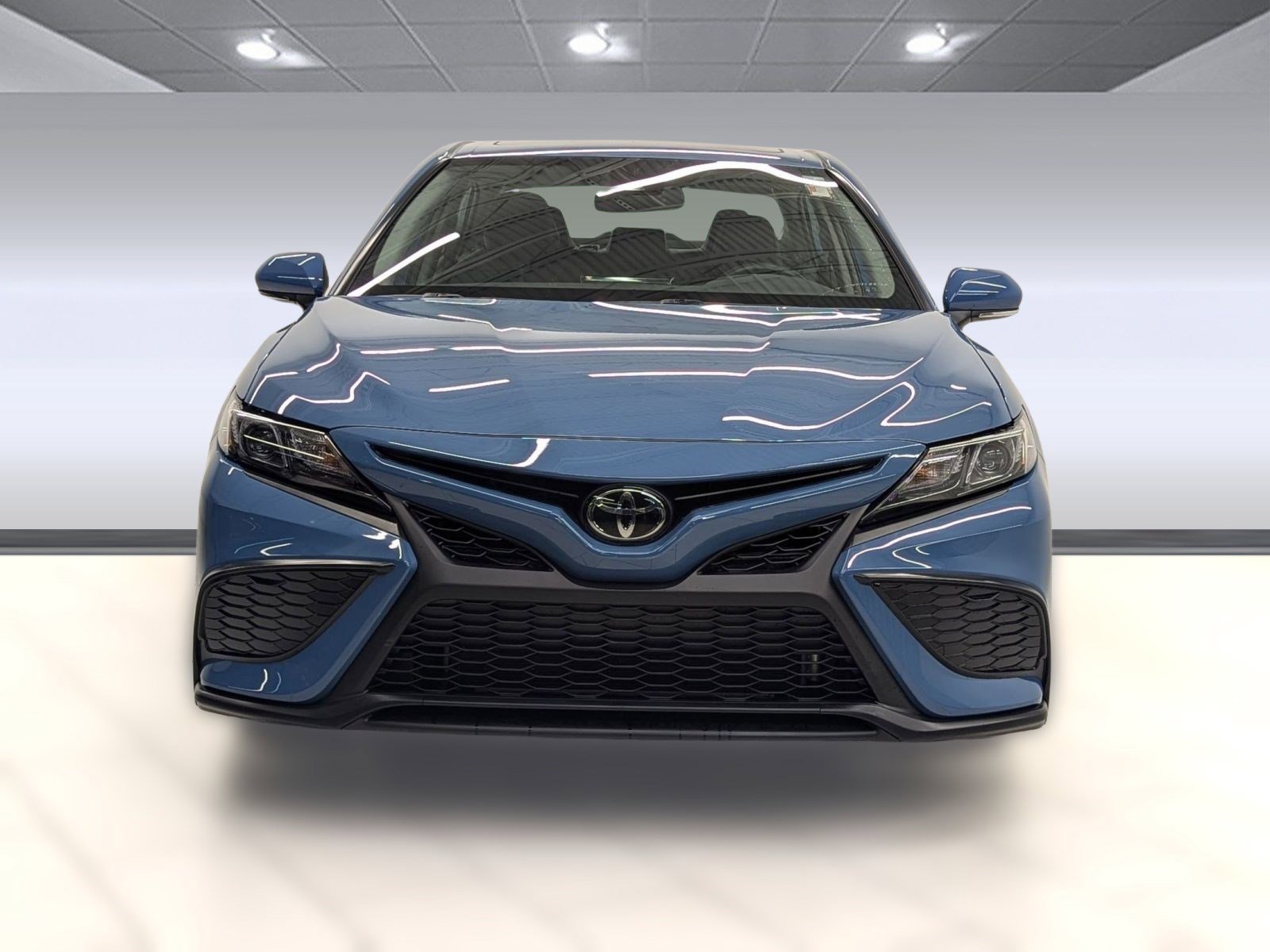Used 2023 Toyota Camry SE image 5