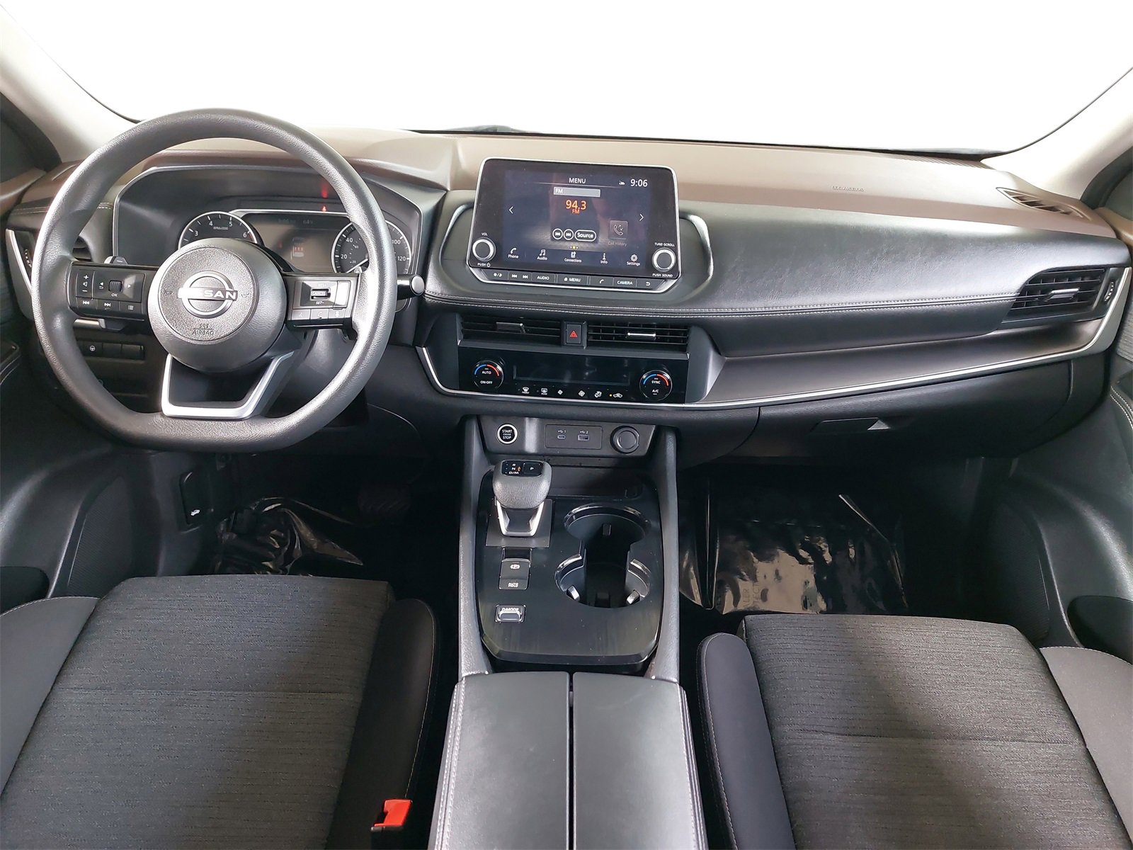 Used 2023 Nissan Rogue SV image 9