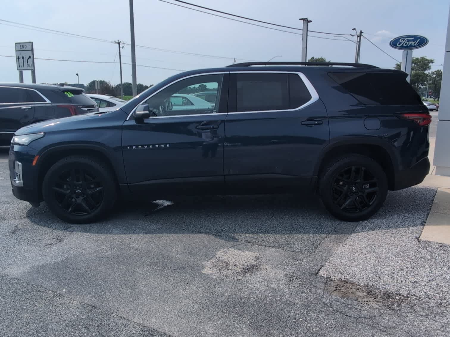 Used 2023 Chevrolet Traverse LT FWD image 5