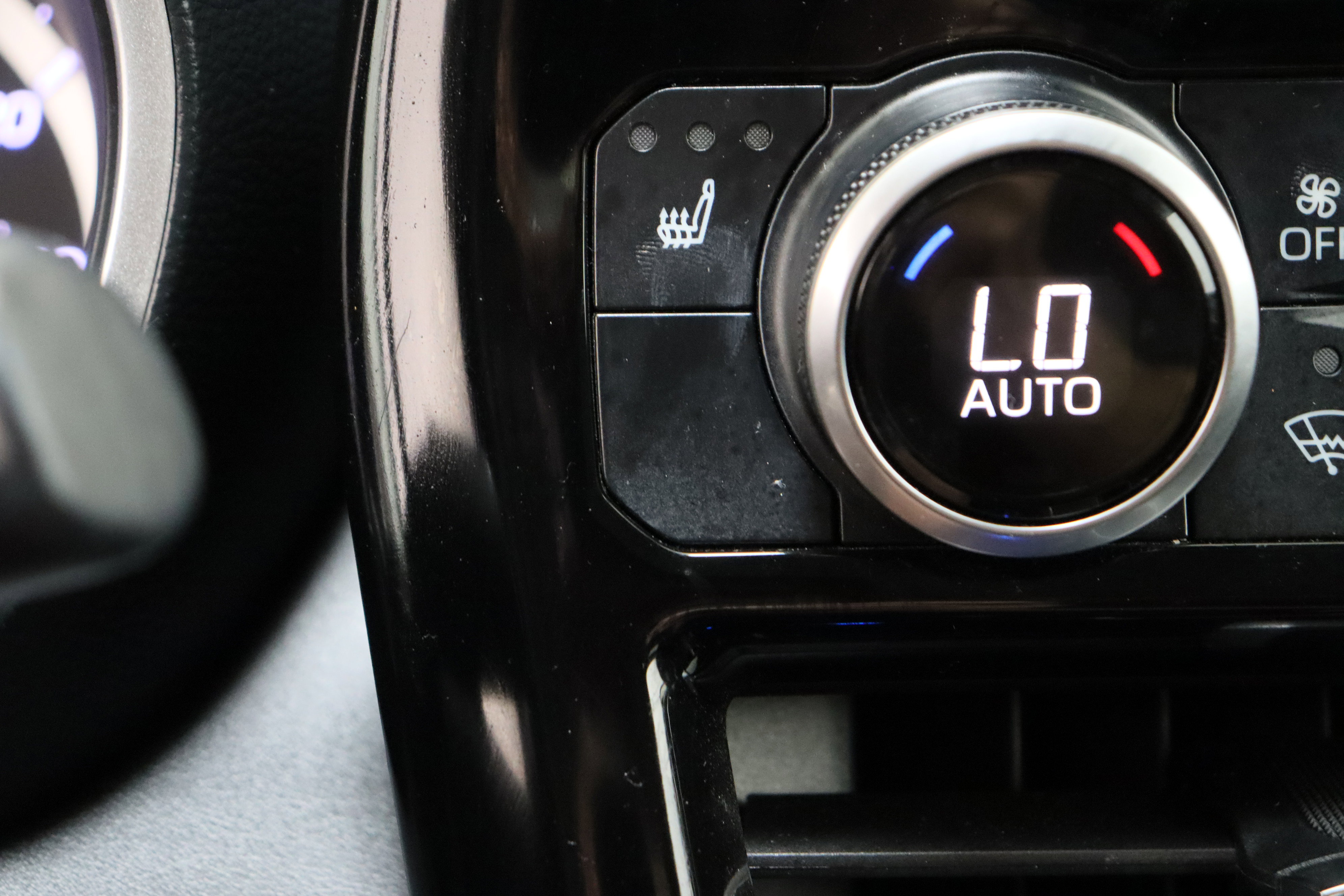 Used 2023 Toyota Highlander XLE image 22