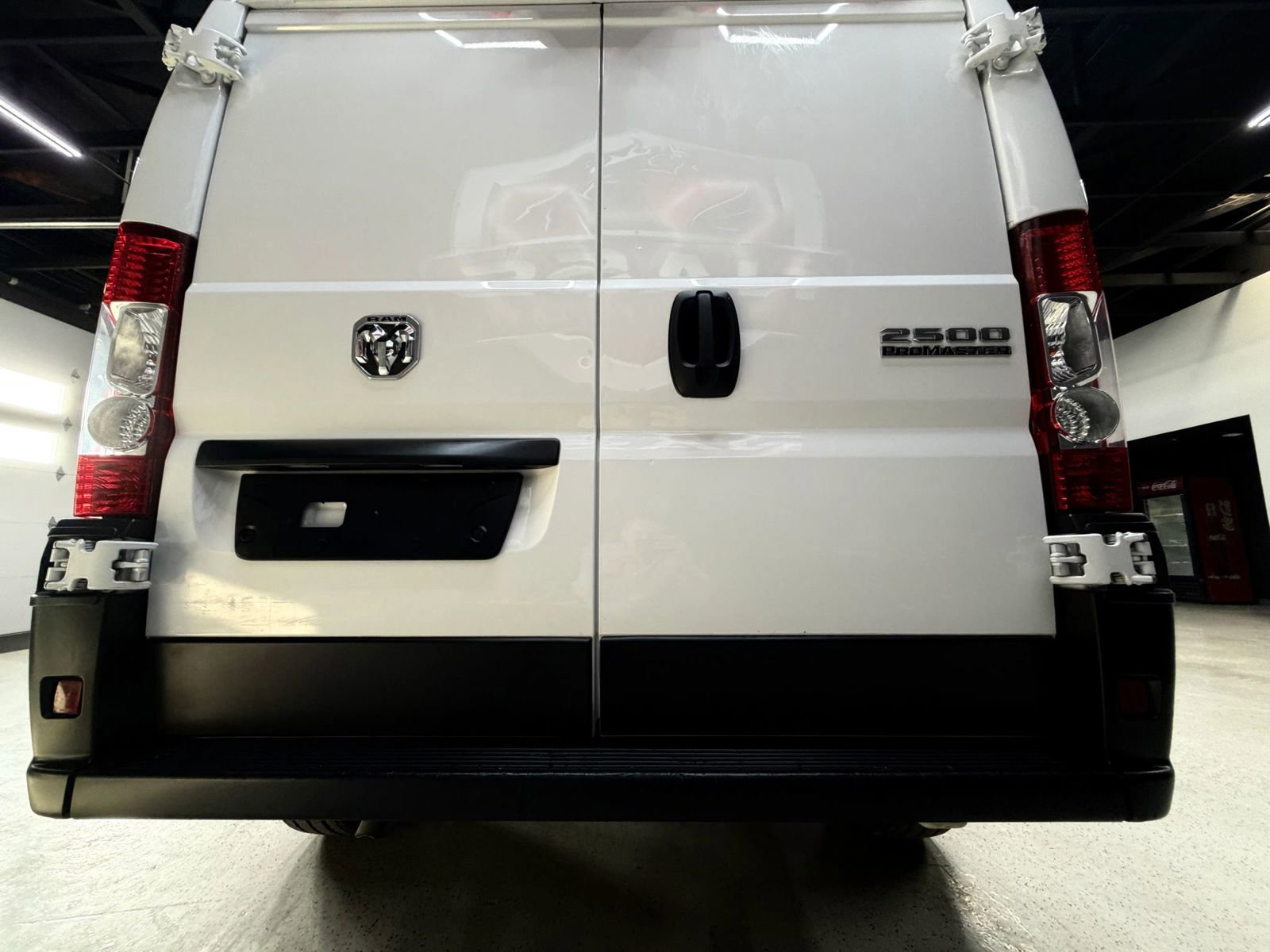 Used 2023 RAM ProMaster 2500 FWD image 13