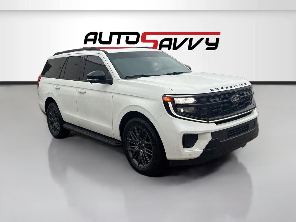 Used 2026 Ford Expedition Platinum w/ Stealth Appearance Package AWD/4WD image 1