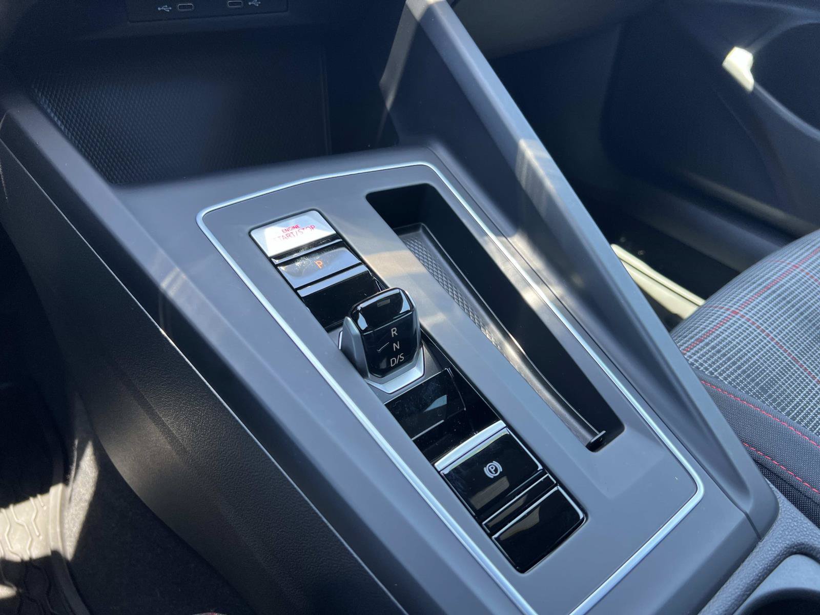 Certified 2022 Volkswagen GTI S FWD image 16