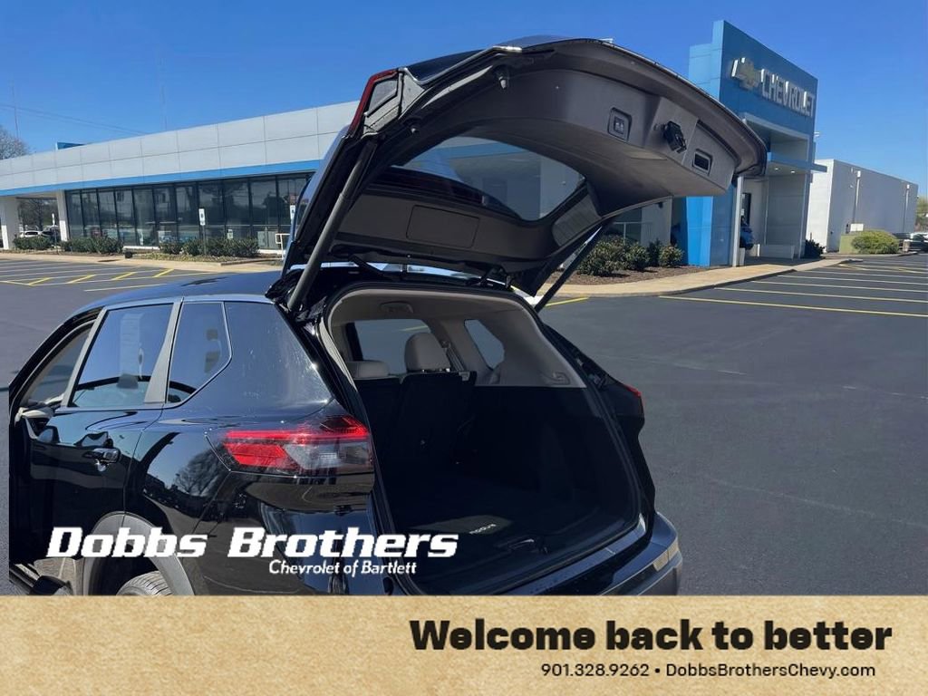 Used 2025 Nissan Rogue SV image 34