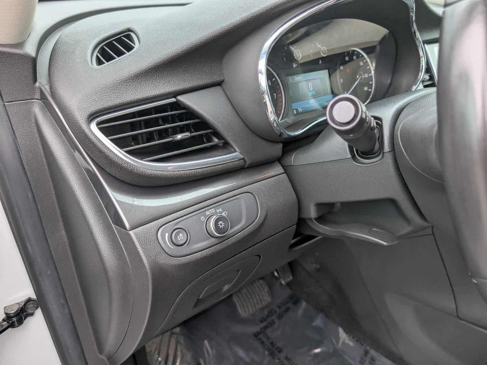 Used 2020 Buick Encore Preferred AWD/4WD image 20