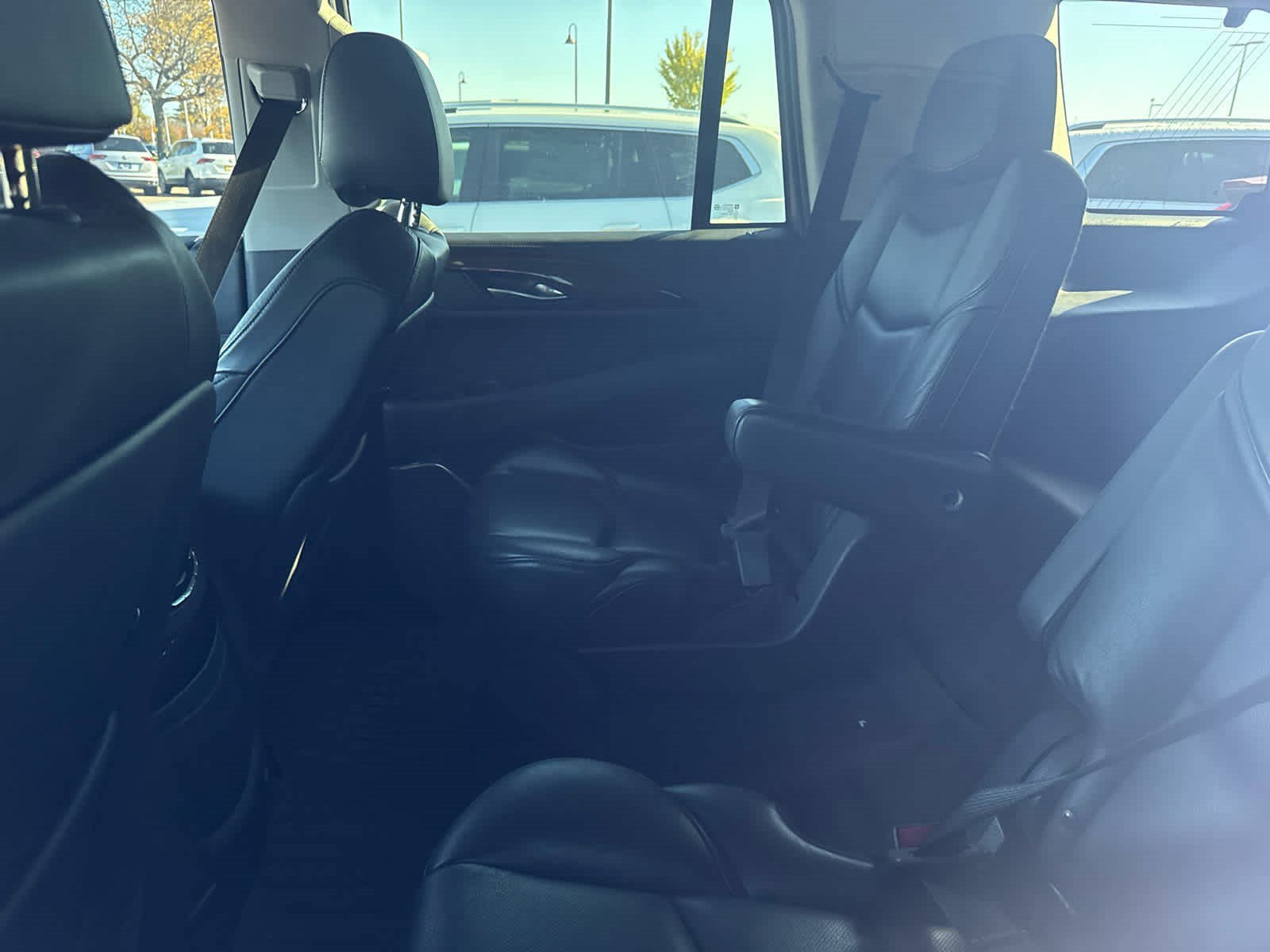 Used 2019 Cadillac Escalade Premium Luxury AWD/4WD image 5
