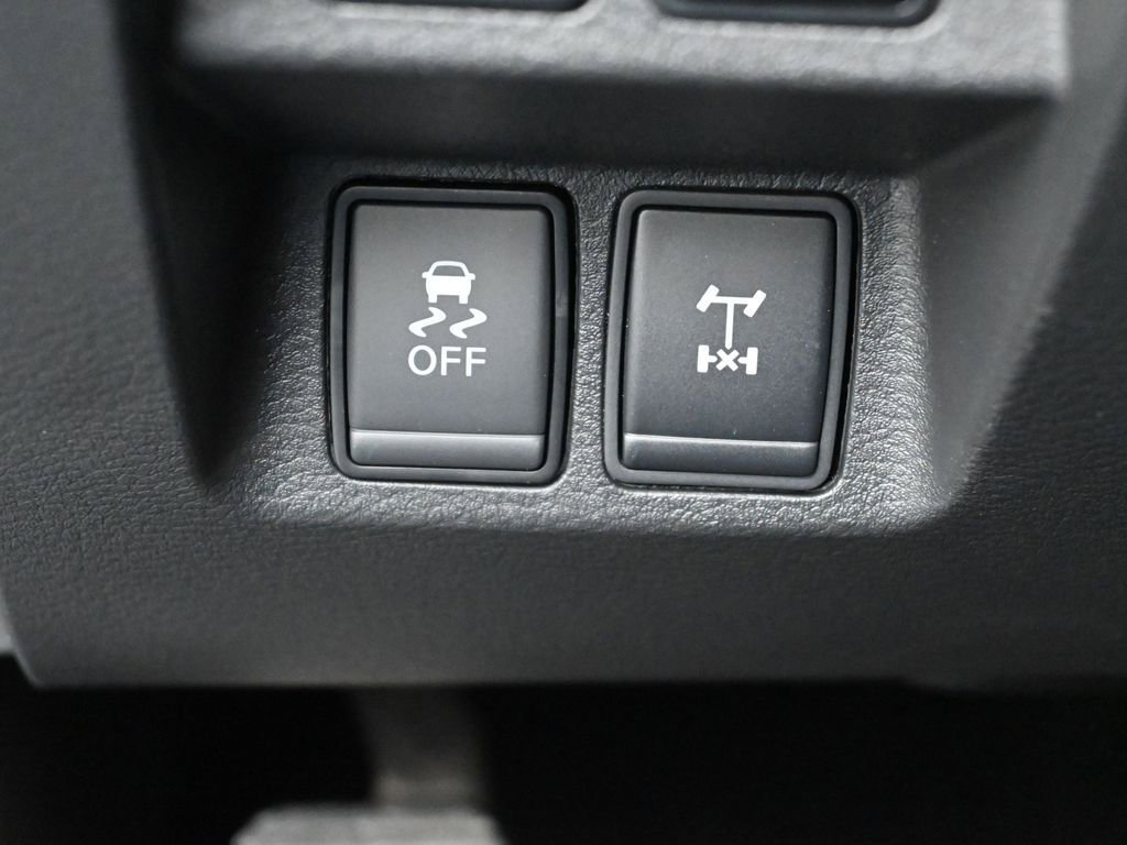 Used 2024 Nissan Frontier PRO-4X w/ Technology Package image 17