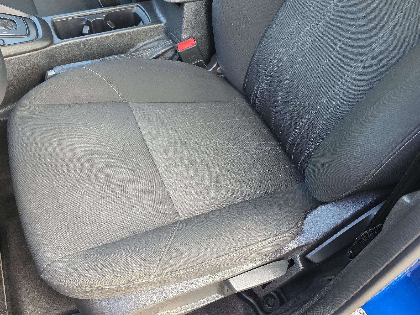 Used 2018 Ford Focus SE w/ Cold Weather Package FWD image 29
