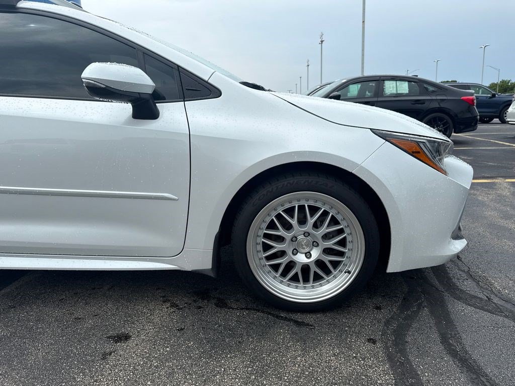 Used 2021 Toyota Corolla XSE FWD image 15