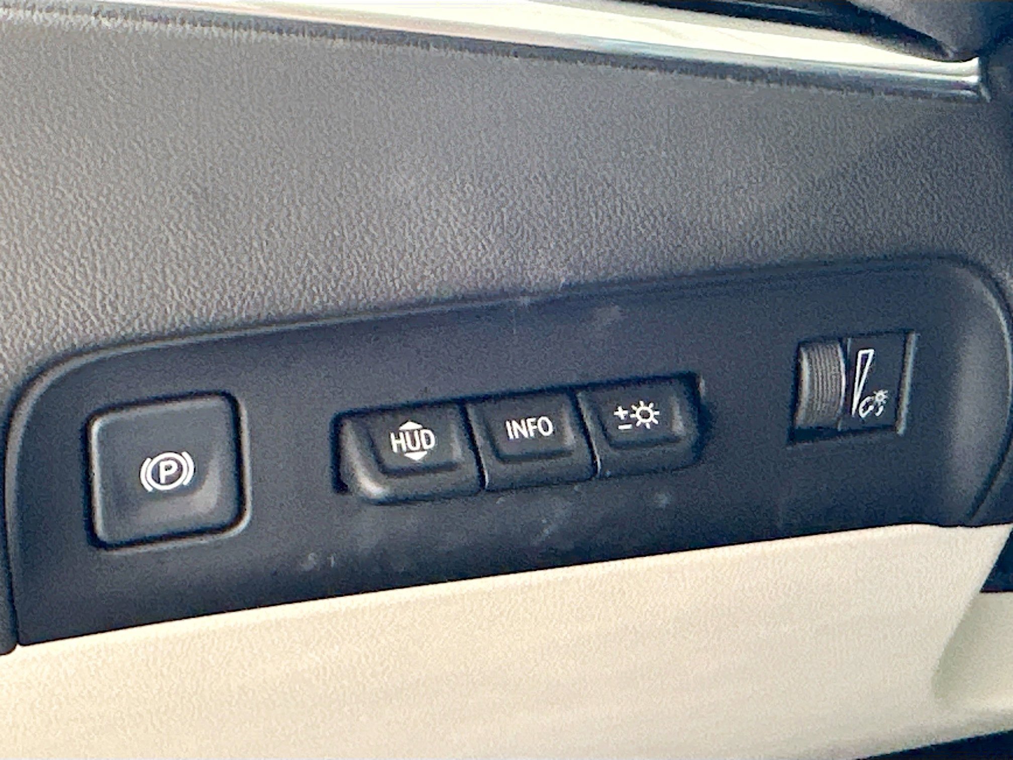 Used 2022 Buick Enclave Avenir FWD image 10