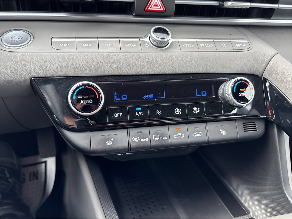 Certified 2023 Hyundai Elantra SEL w/ Convenience Package FWD image 30